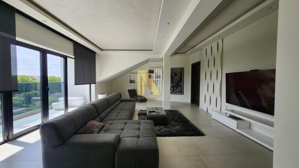 Na prodaju luksuzan četvorosoban penthaus u Novom Sadu – 140 m², 4 garažna mesta