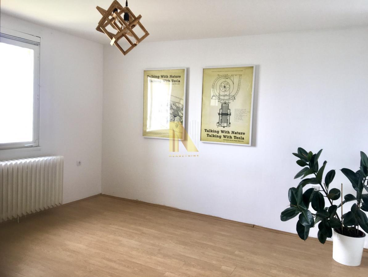 KOMPLETNO RENOVIRAN JEDNOSOBAN STAN NA LIMANU U ŠEKSPIROVOJ