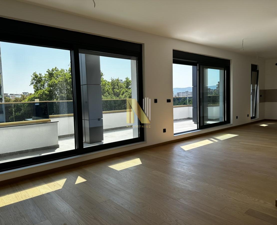 Nesvakidašnji penthouse u blizini Limanske pijace
