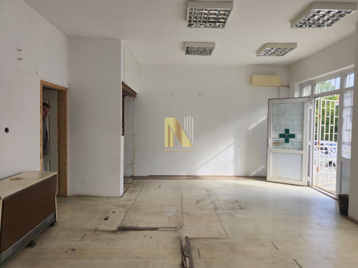 Lokal u centru Rakovca