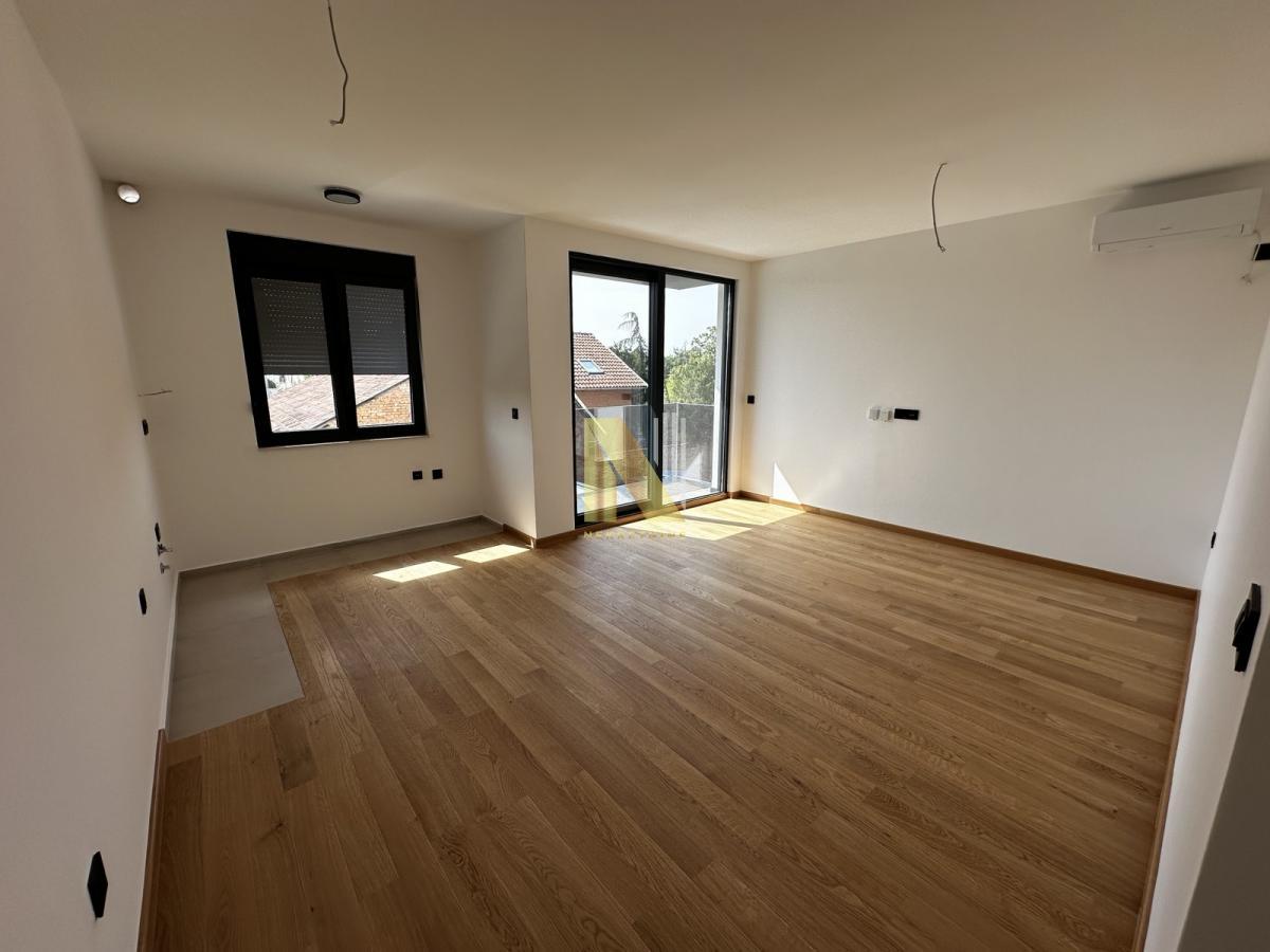 Urbana vila - useljiv 3.0 stan - severni Telep - direktno od investitora