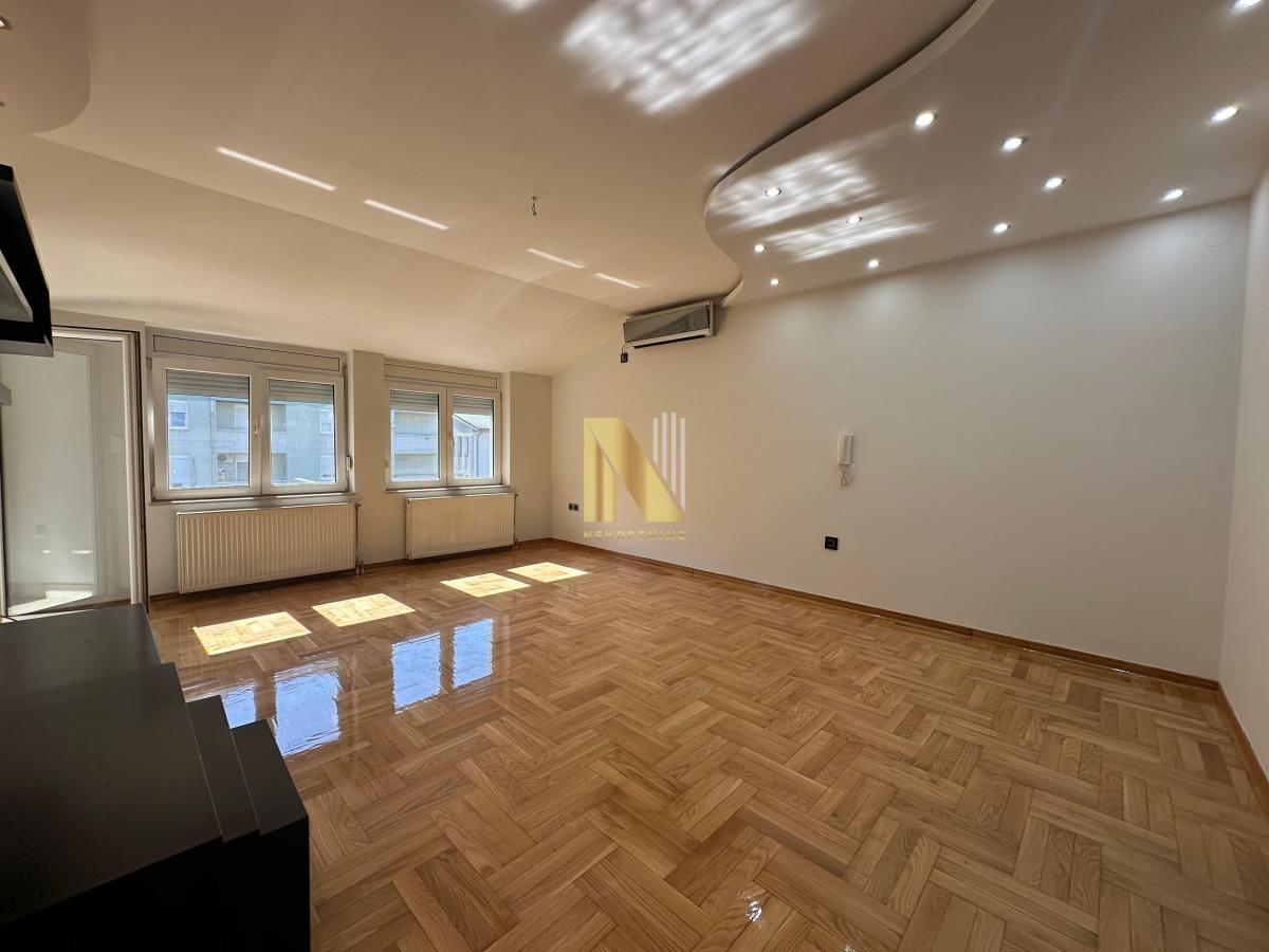ČETVOROSOBAN STAN U BANATIĆU - 4.0 - 83m2