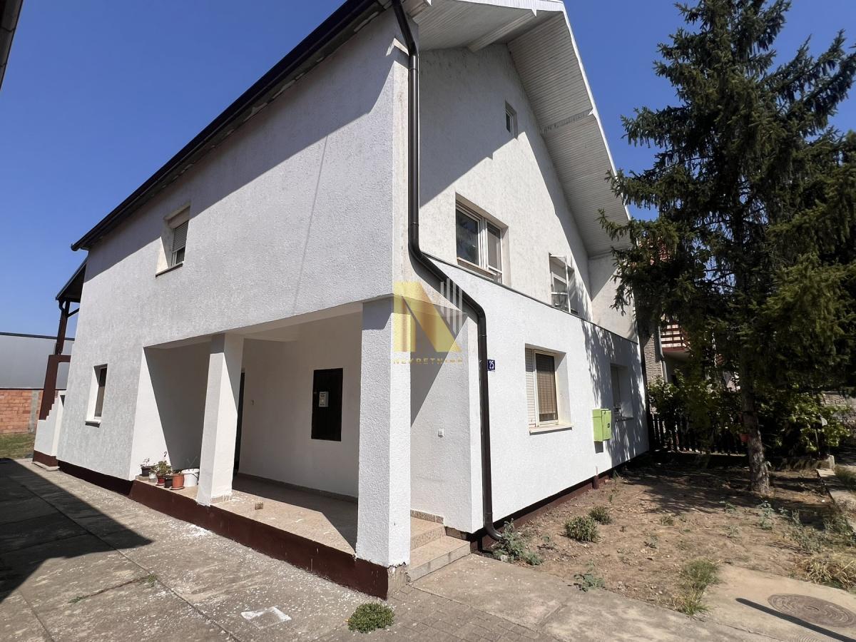 Kuća na prodaju – Bački Jarak