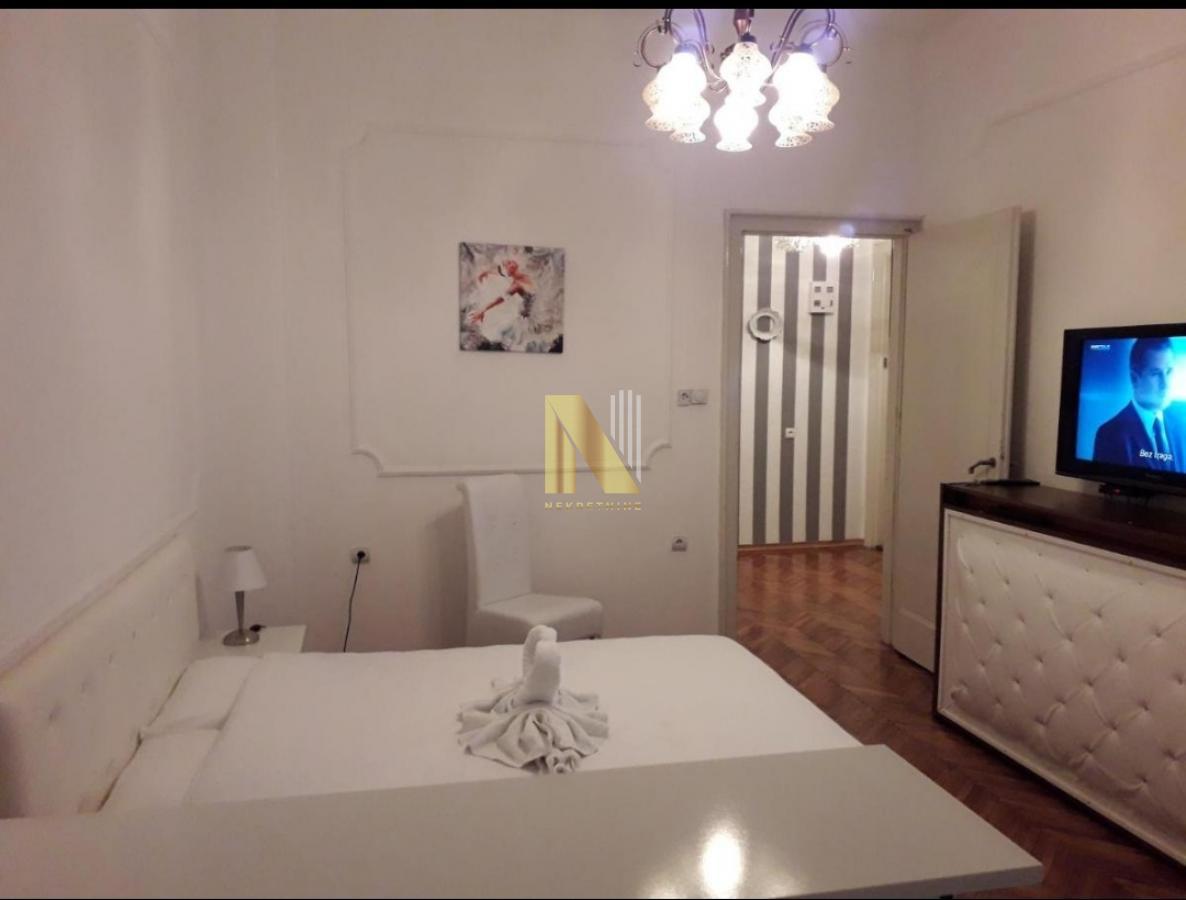 Odlična investicija, garsonjera u centru Novog Sada