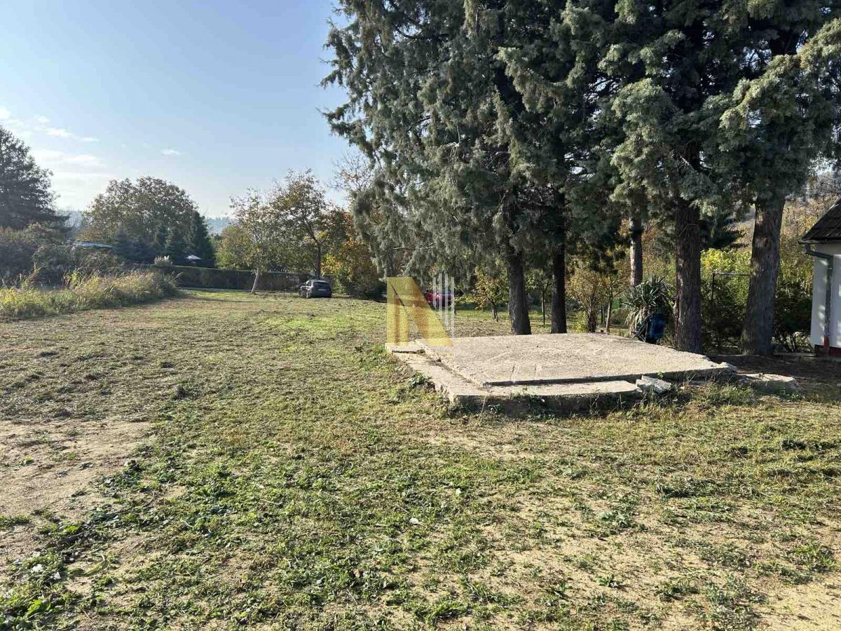 Plac na Alibegovcu od 12 ari